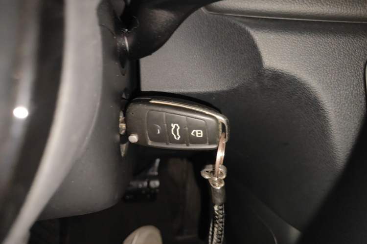 Used Audi Q3 2015 35 TFSI Comfort Model Vehicle Key