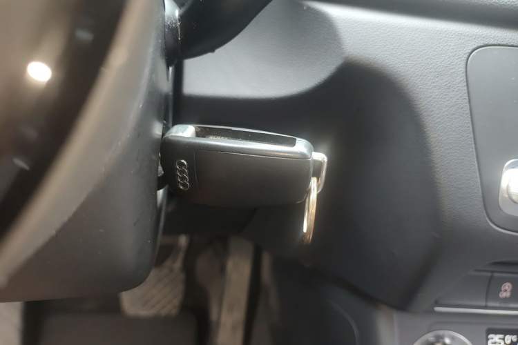 Used Audi Q3 2015 30 TFSI Ambition Edition Vehicle Key