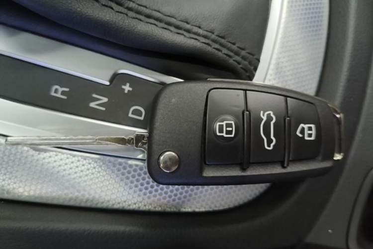 Used Audi Q3 2015 35 TFSI Ambition Edition Vehicle Key