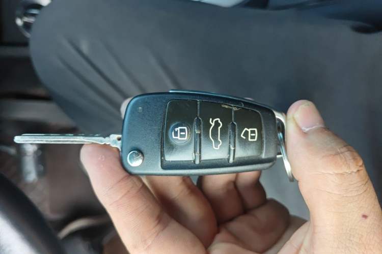 Used Audi Q3 2015 35 TFSI Comfort Model Vehicle Key