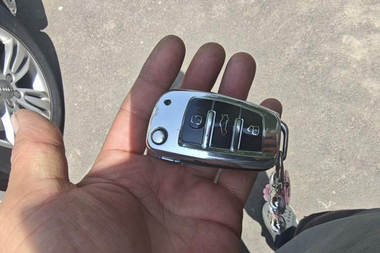 Used Audi Q3 2015 35 TFSI Comfort Model Vehicle Key