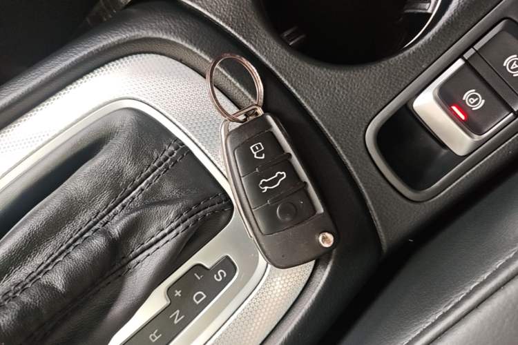 Used Audi Q3 2015 30 TFSI Comfort Model Vehicle Key