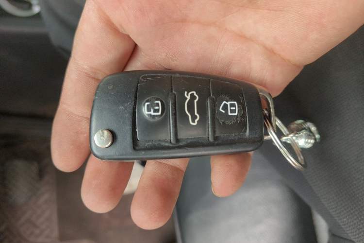 Used Audi Q3 2015 30 TFSI Comfort Model Vehicle Key