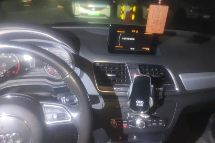 Used Audi Q3 2015 30 TFSI Comfort Model Audio And AC Panel