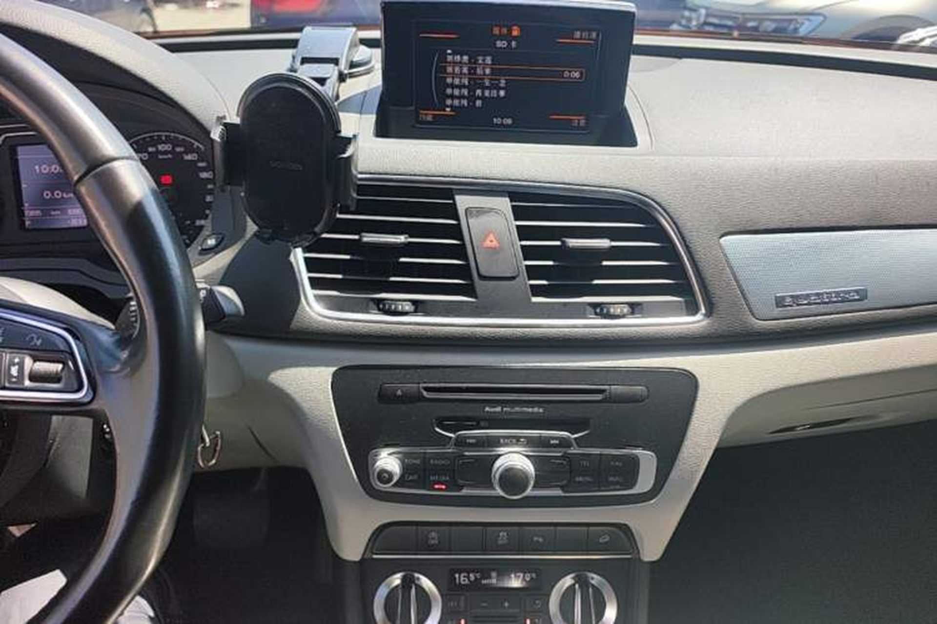Used Audi Q3 2015 35 TFSI quattro Technology Edition Audio And AC Panel
