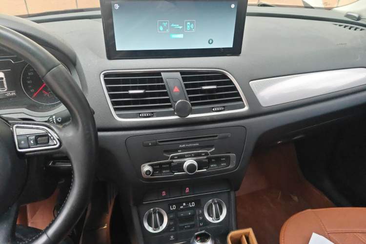 Used Audi Q3 2015 30 TFSI Comfort Model Audio And AC Panel