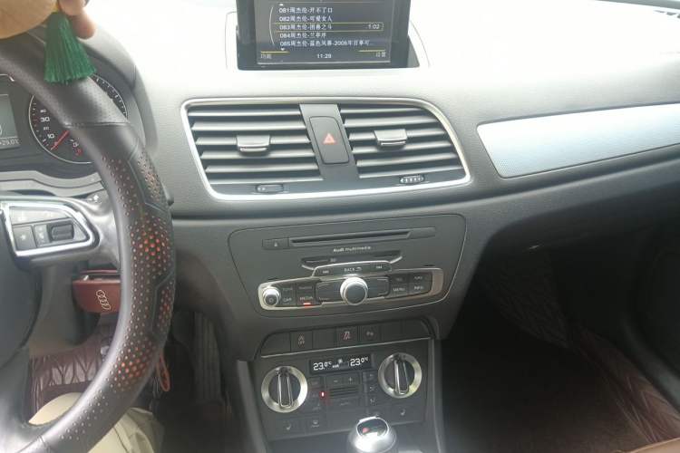 Used Audi Q3 2015 35 TFSI Comfort Model Audio And AC Panel