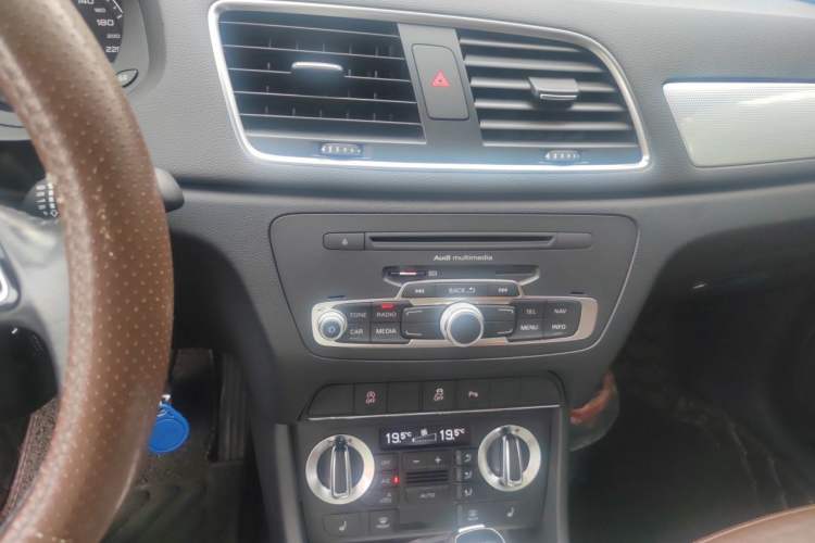 Used Audi Q3 2015 35 TFSI Millionth Anniversary Comfort Model Audio And AC Panel