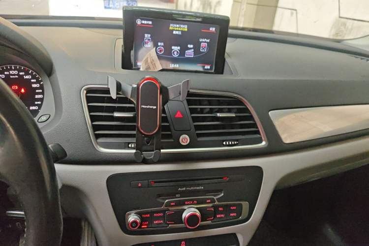Used Audi Q3 2015 30 TFSI Comfort Model Audio And AC Panel