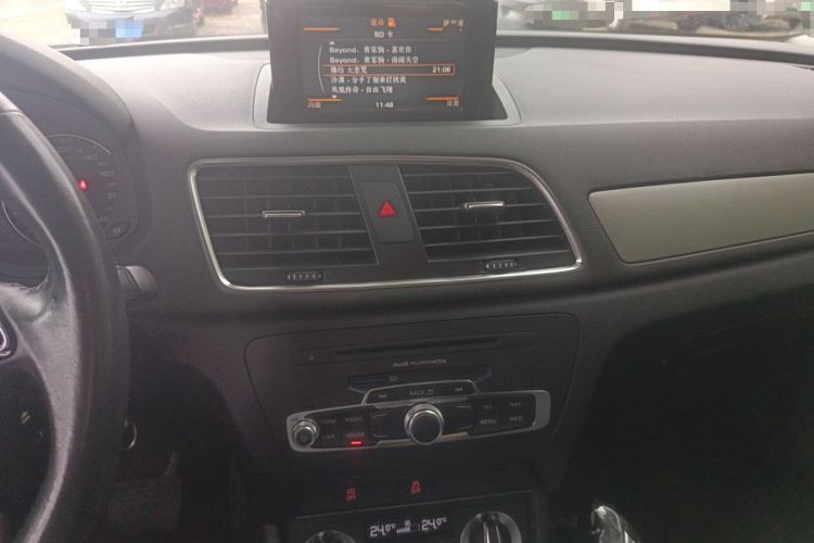 Used Audi Q3 2015 35 TFSI Ambition Edition Audio And AC Panel