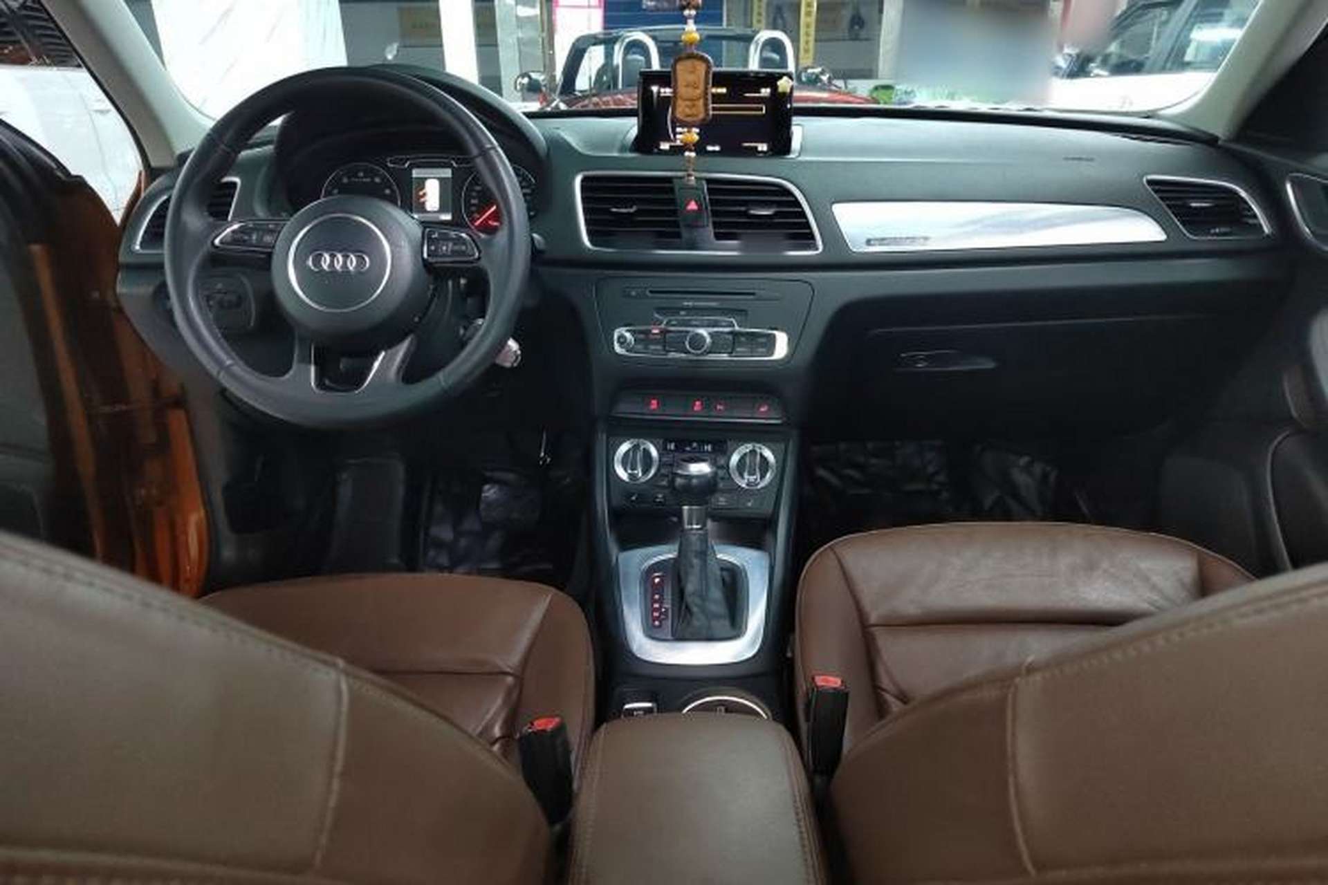 Used Audi Q3 2015 35 TFSI quattro Technology Edition Center Console