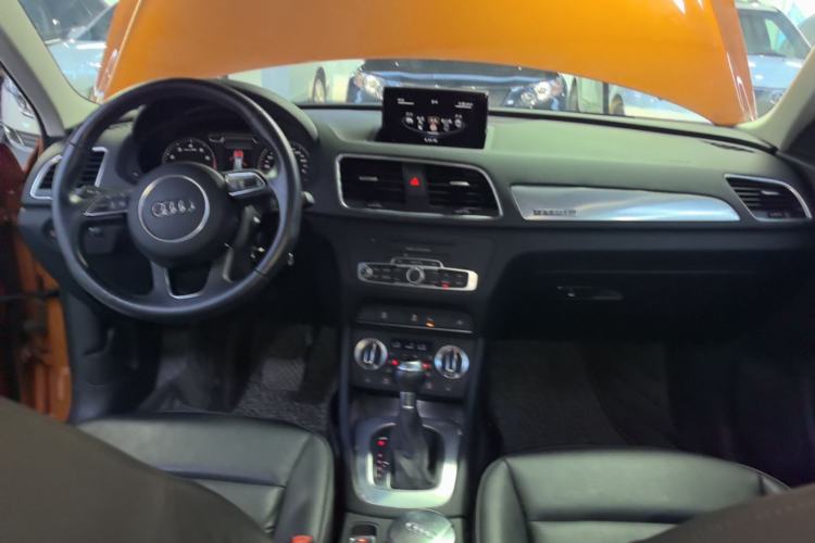 Used Audi Q3 2015 35 TFSI quattro Technology Edition Center Console