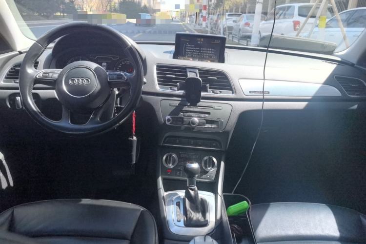 Used Audi Q3 2015 35 TFSI quattro Luxury Edition Center Console