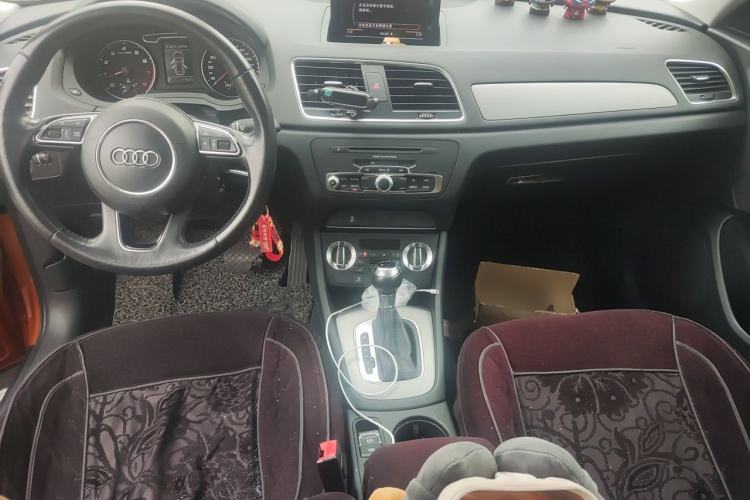 Used Audi Q3 2015 30 TFSI Ambition Edition Center Console