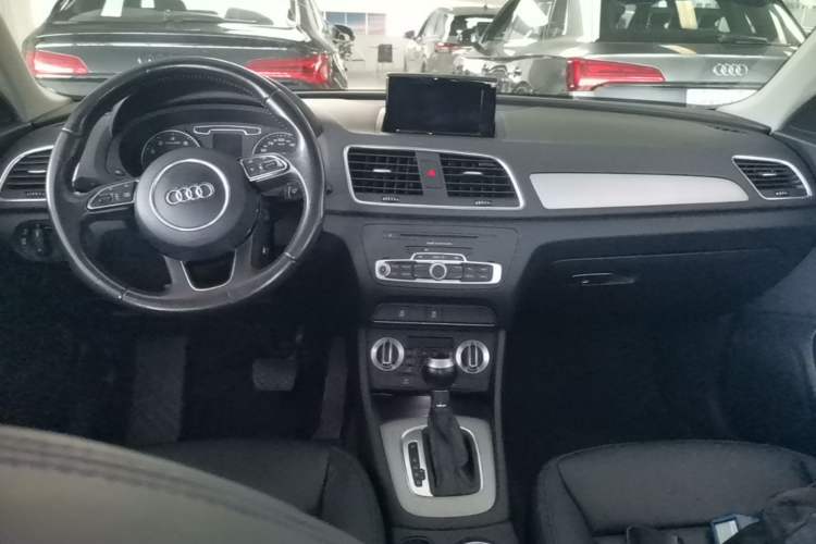 Used Audi Q3 2015 35 TFSI Millionth Anniversary Intelligent Edition Center Console