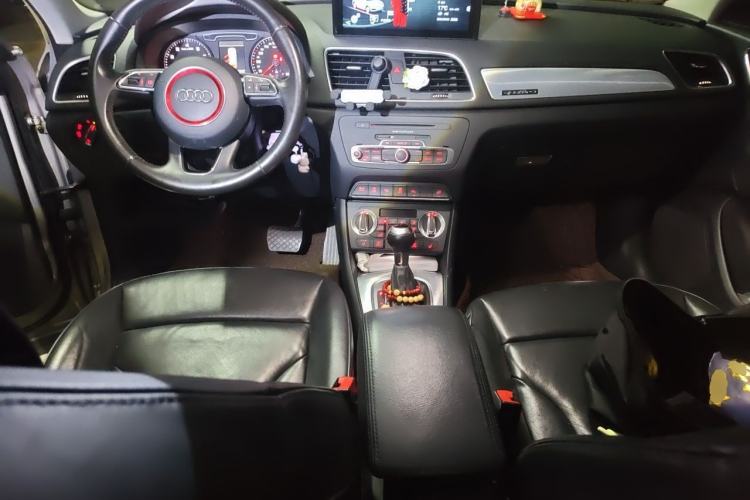 Used Audi Q3 2015 35 TFSI quattro Technology Edition Center Console