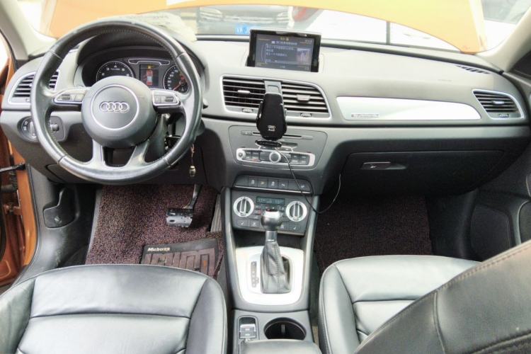 Used Audi Q3 2015 35 TFSI quattro Technology Edition Center Console