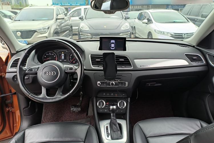 Used Audi Q3 2015 35 TFSI quattro Technology Edition Center Console
