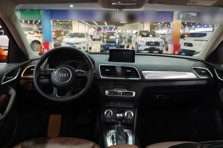 Used Audi Q3 2015 35 TFSI Millionth Anniversary Comfort Model Center Console