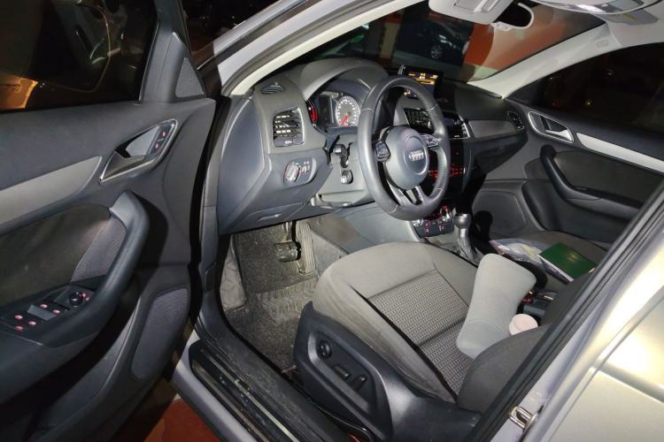 Used Audi Q3 2015 30 TFSI Ambition Edition Driver Seat