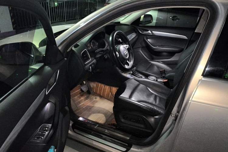 Used Audi Q3 2015 35 TFSI quattro Technology Edition Driver Seat