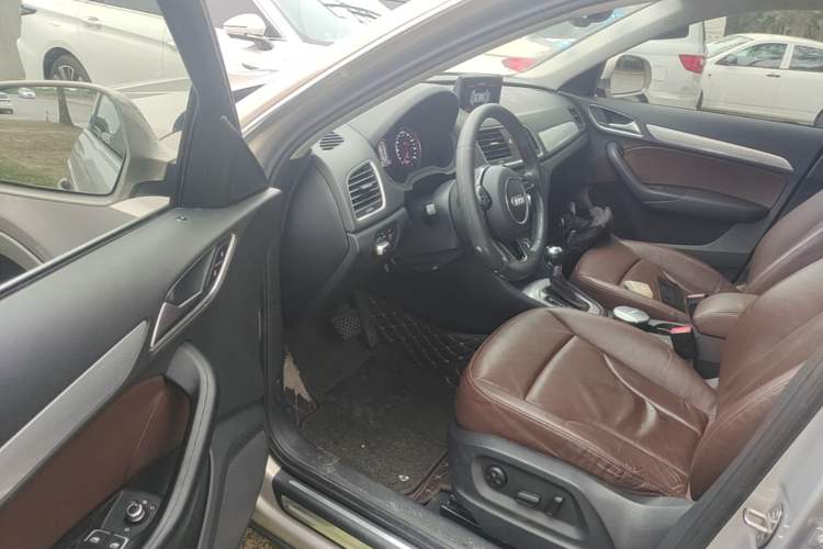 Used Audi Q3 2015 35 TFSI Comfort Model Driver Seat