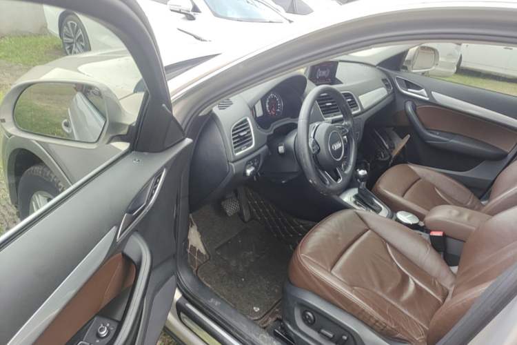 Used Audi Q3 2015 35 TFSI Comfort Model Driver Seat