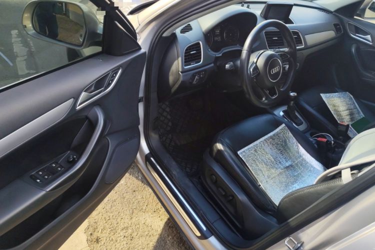 Used Audi Q3 2015 30 TFSI Ambition Edition Driver Seat