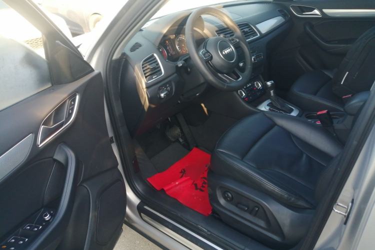 Used Audi Q3 2015 35 TFSI Millionth Anniversary Comfort Model Driver Seat