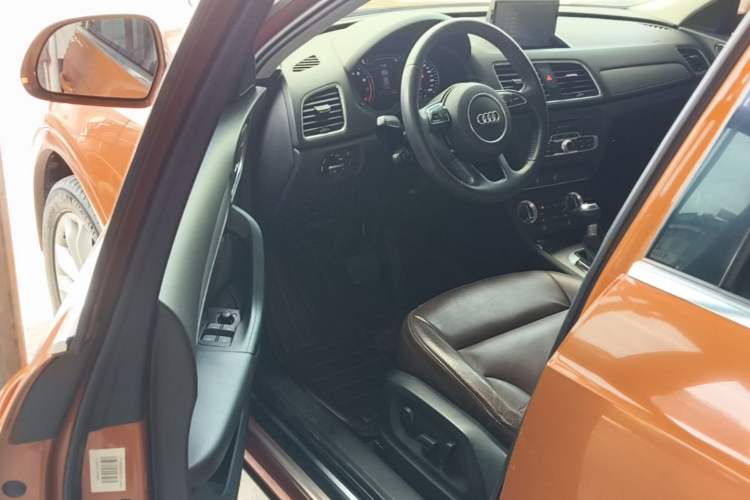 Used Audi Q3 2015 35 TFSI Ambition Edition Driver Seat