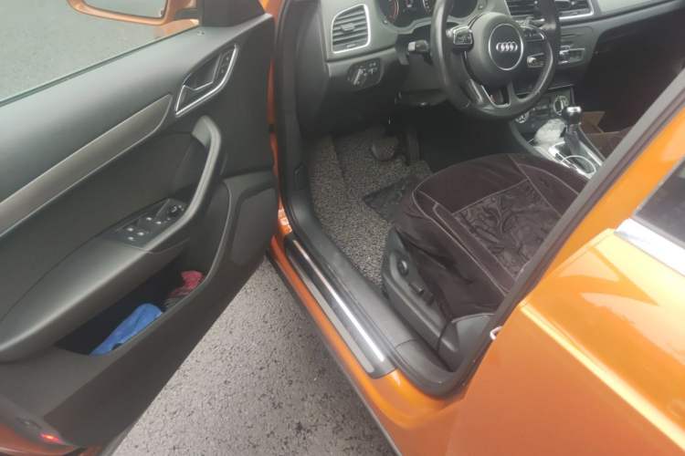 Used Audi Q3 2015 30 TFSI Ambition Edition Driver Seat