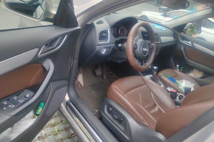 Used Audi Q3 2015 35 TFSI Millionth Anniversary Comfort Model Driver Seat