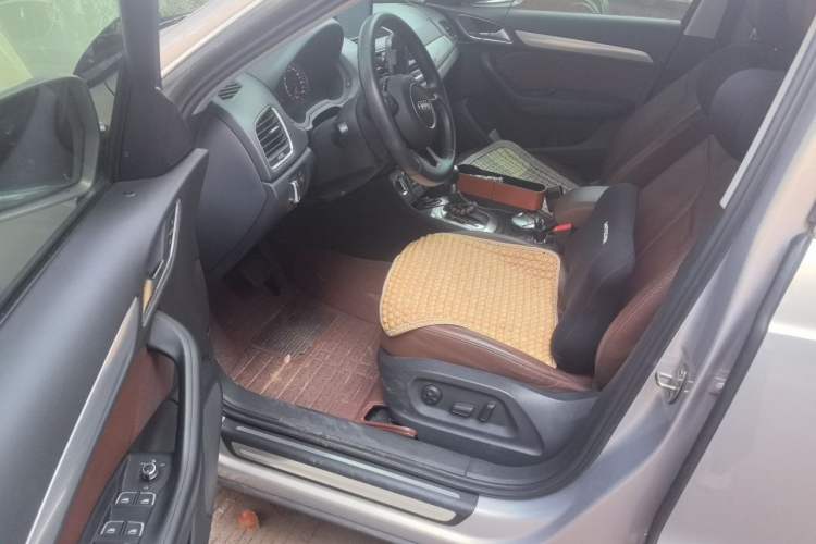 Used Audi Q3 2015 35 TFSI quattro Comfort model Driver Seat