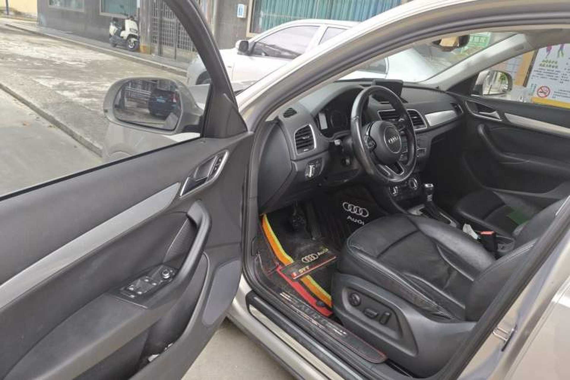 Used Audi Q3 2015 35 TFSI Ambition Edition Driver Seat