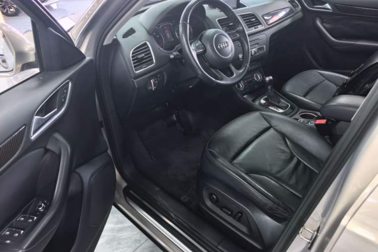 Used Audi Q3 2015 35 TFSI quattro Technology Edition Driver Seat