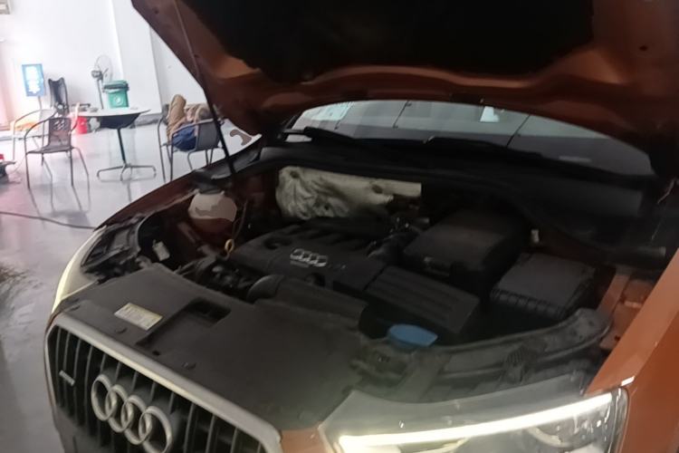 Used Audi Q3 2015 35 TFSI quattro Technology Edition Engine Bay