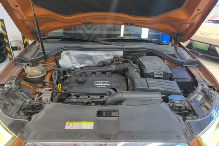 Used Audi Q3 2015 35 TFSI Comfort Model Engine Bay