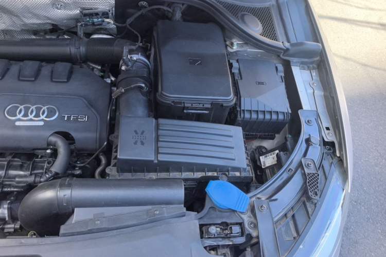 Used Audi Q3 2015 35 TFSI quattro Luxury Edition Engine Bay Left