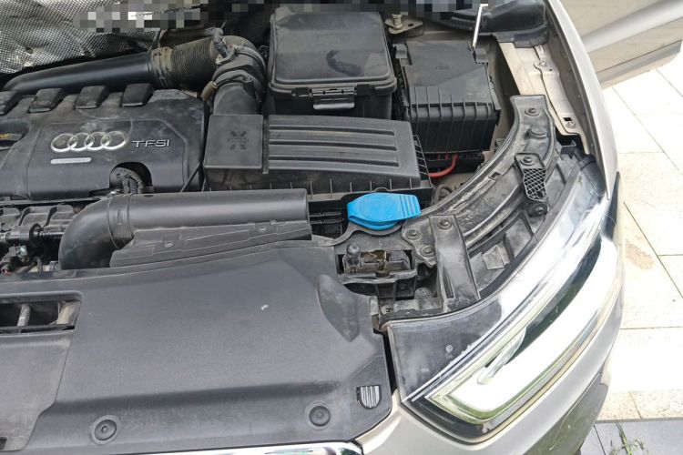 Used Audi Q3 2015 35 TFSI Comfort Model Engine Bay Left