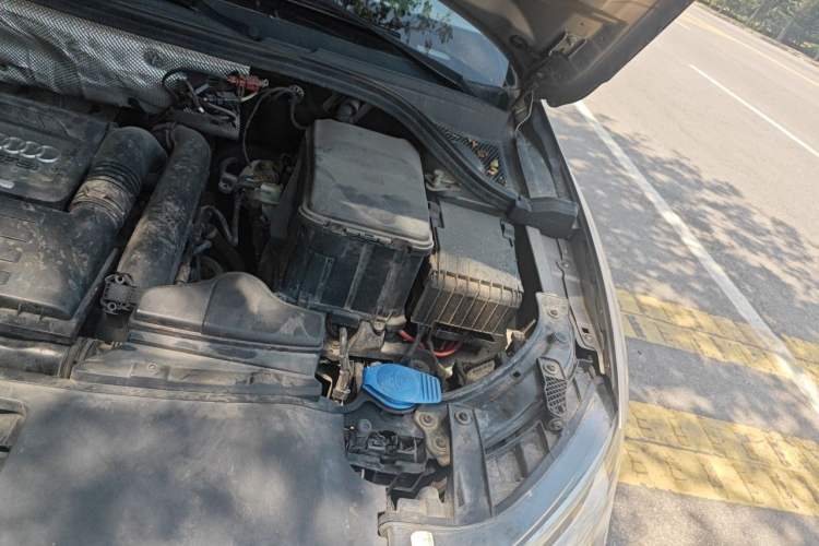 Used Audi Q3 2015 30 TFSI Comfort Model Engine Bay Left