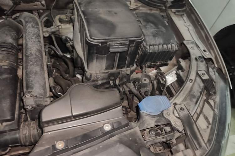 Used Audi Q3 2015 30 TFSI Comfort Model Engine Bay Left