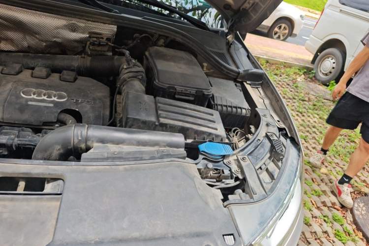 Used Audi Q3 2015 35 TFSI quattro Comfort model Engine Bay Left