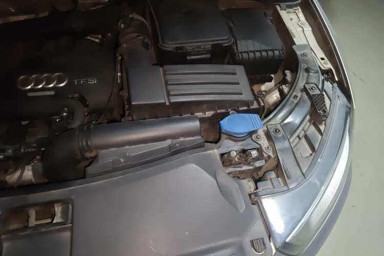 Used Audi Q3 2015 35 TFSI quattro Technology Edition Engine Bay Left