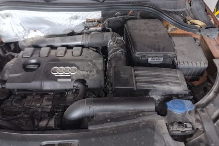 Used Audi Q3 2015 35 TFSI Comfort Model Engine Bay Left