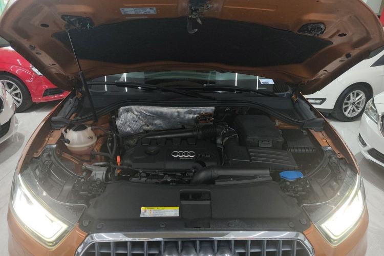 Used Audi Q3 2015 35 TFSI Comfort Model Engine Bay