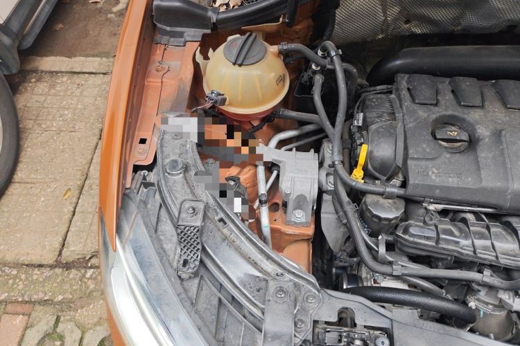 Used Audi Q3 2015 35 TFSI Comfort Model Engine Bay Right