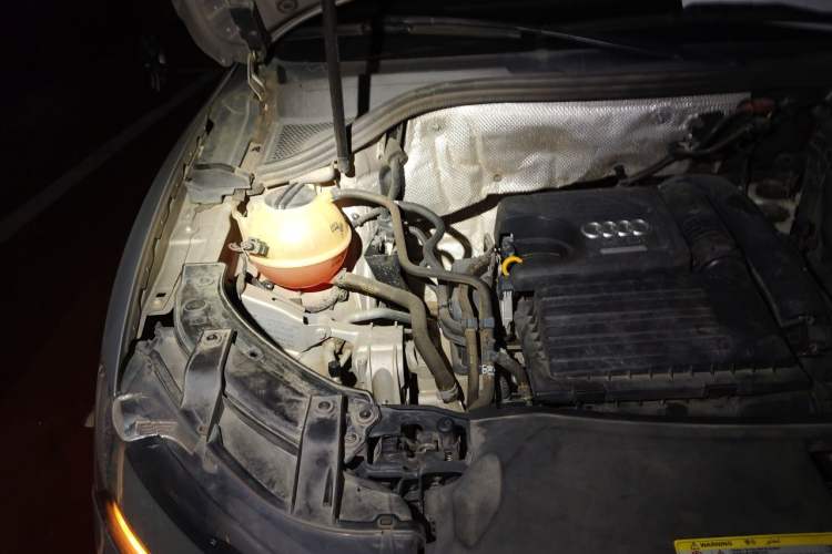 Used Audi Q3 2015 30 TFSI Ambition Edition Engine Bay Right