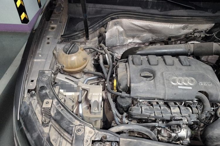 Used Audi Q3 2015 35 TFSI quattro Technology Edition Engine Bay Right