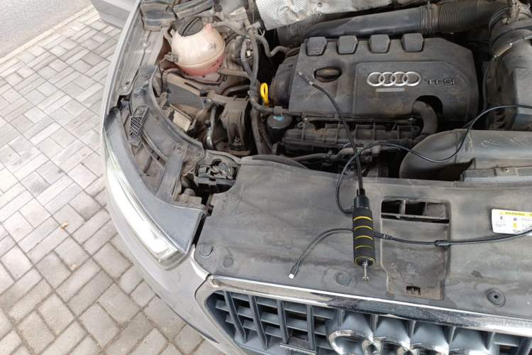 Used Audi Q3 2015 35 TFSI Comfort Model Engine Bay Right