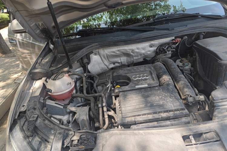Used Audi Q3 2015 30 TFSI Comfort Model Engine Bay Right